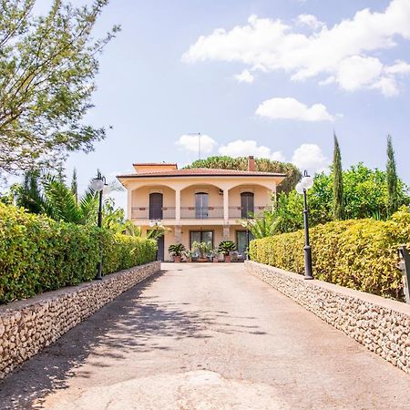 Villa Laoconte Piscina, Jacuzzi E Biliardo Canicattì Екстериор снимка