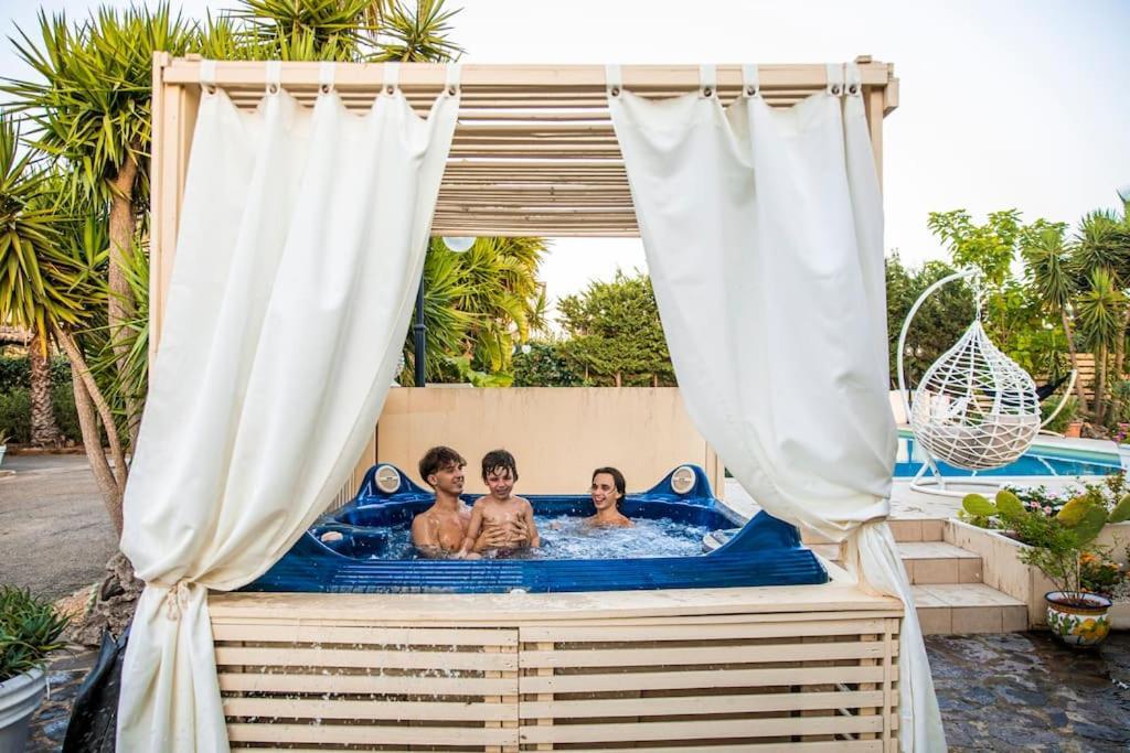Villa Laoconte Piscina, Jacuzzi E Biliardo Canicattì Екстериор снимка
